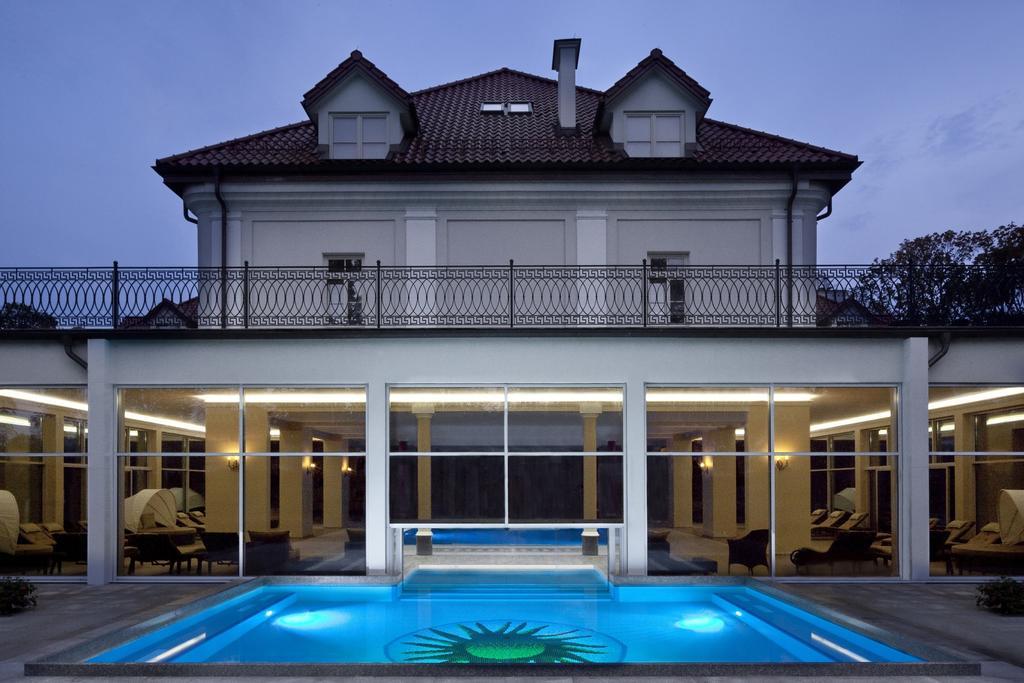 Palac Zelechow Spa & Wellness Exterior photo