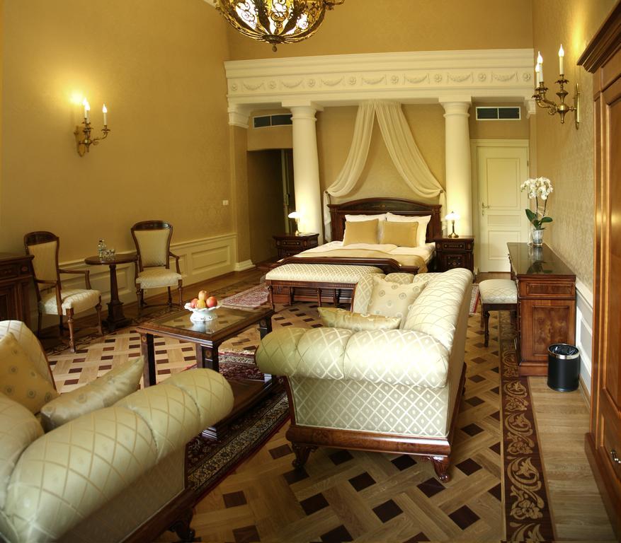 Palac Zelechow Spa & Wellness Exterior photo